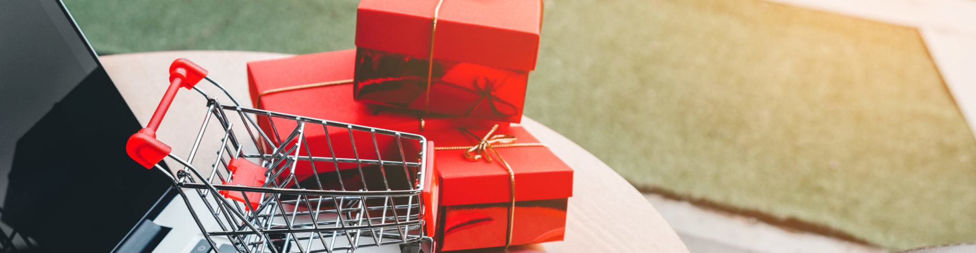 8 Holiday A/B Tests for Ecommerce Growth - ROI Revolution