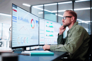 SEO Analyst Using Data Analytics KPI Dashboard